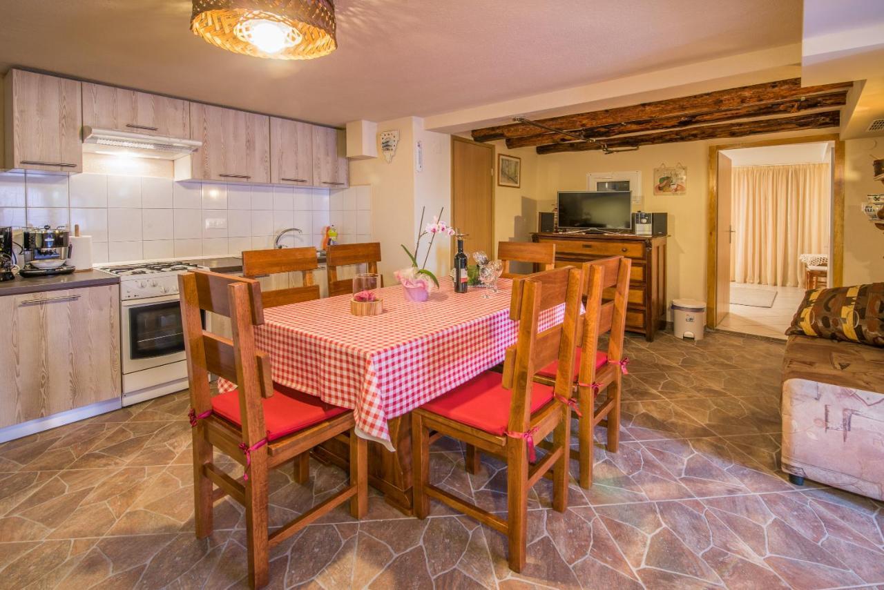 Apartment Samanic Малинська Екстер'єр фото