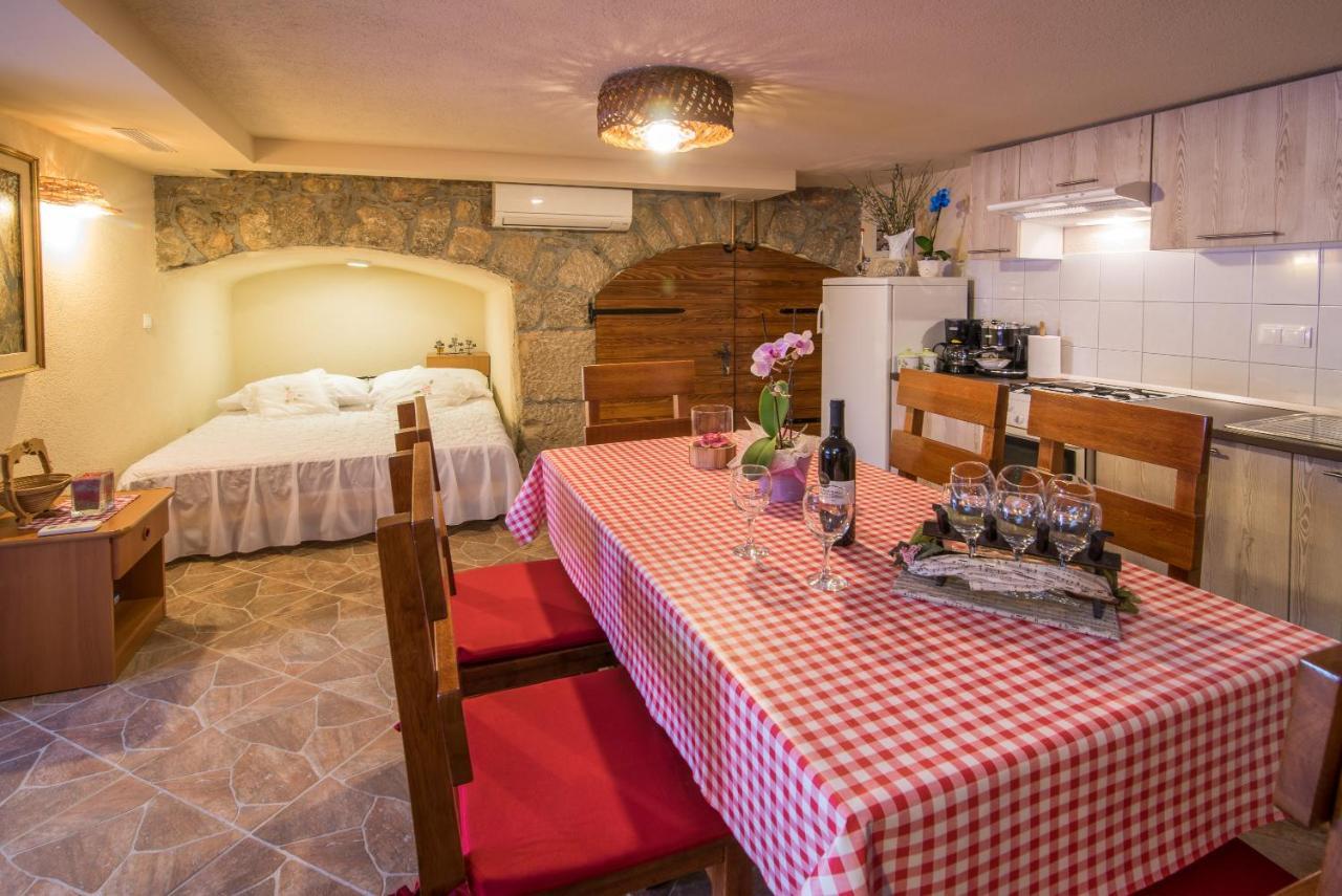 Apartment Samanic Малинська Екстер'єр фото
